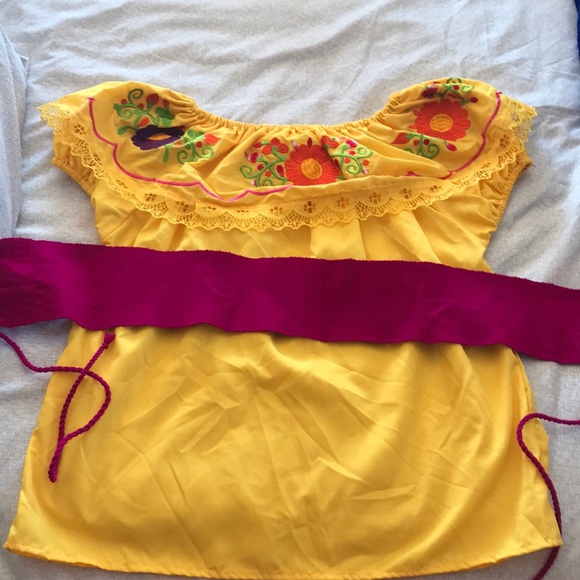 Mexican traditional off the shoulder blouse - Picture 1 of 5